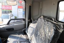 东风商用车底盘&nbsp;清洗车驾驶室图片