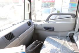 东风商用车底盘&nbsp;清洗车驾驶室图片