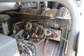 东风商用车底盘&nbsp;清洗车底盘图片