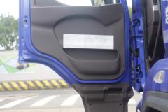 东风柳汽 乘龙H5中卡 绿通版 200马力 4X2 6.8米厢式载货车(LZ5180XXYM3AB)