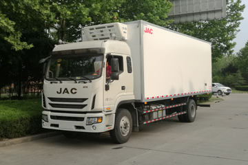 江淮 帅铃Q9 180马力 4X2 7.8米冷藏车(HFC5182XLCP70K1E3V)