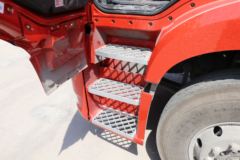 一汽解放 新J6P重卡 质惠版 运煤款 380马力 6X4牵引车(国六)(CA4250P66K25T1E6)