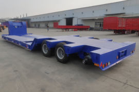 低平板半挂车 低平板半挂车外观图片