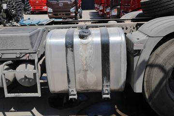 һ����� ��J6P�ؿ� �ʻݰ� ��ú�� 380���� 6X4ǣ����(����)(CA4250P66K25T1E6)ͼƬ