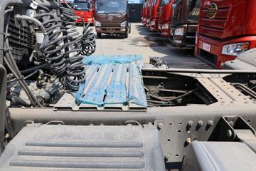 һ����� ��J6P�ؿ� �ʻݰ� ��ú�� 380���� 6X4ǣ����(����)(CA4250P66K25T1E6)ͼƬ