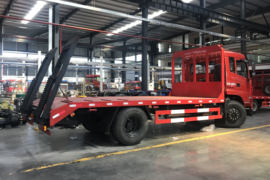 东风新疆底盘&nbsp;平板运输车外观图片