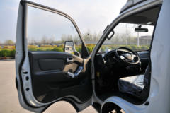 凯马 锐航X1 高配版 1.5L 113马力 汽油 3.6米单排厢式微卡(国六)(KMC5031XXYQ318D6)