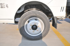 凯马 锐航X1 高配版 1.5L 113马力 汽油 3.6米单排厢式微卡(国六)(KMC5031XXYQ318D6)