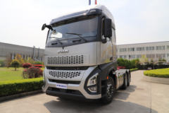 一汽凌河 沪尊S200重卡 先锋版 500马力 6X4 牵引车(CAL4253C4F4E5)