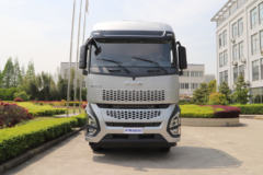 一汽凌河 沪尊S200重卡 先锋版 500马力 6X4 牵引车(CAL4253C4F4E5)