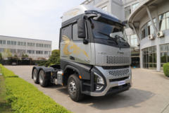 一汽凌河 沪尊S200重卡 先锋版 500马力 6X4 牵引车(CAL4253C4F4E5)
