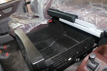 �������ó� �����콢KX 2020�� 560���� 6X4ǣ����(DFH4250CX2)ͼƬ