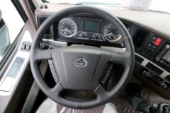 东风柳汽 乘龙H5中卡 270马力 6X2 9.7米排半翼开启厢式载货车(法士特8挡)(LZ5250XYKM5CB)