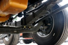 东风柳汽 乘龙H5中卡 270马力 6X2 9.7米排半翼开启厢式载货车(法士特8挡)(LZ5250XYKM5CB)