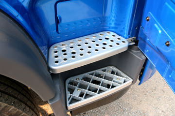 ��� ��VH 220���� 4X2 6.8����ʽ�ػ���(����)(CA5180XXYPK15L2E6A80)ͼƬ