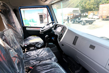 ��� ��VH 220���� 4X2 6.8����ʽ�ػ���(����)(CA5180XXYPK15L2E6A80)ͼƬ