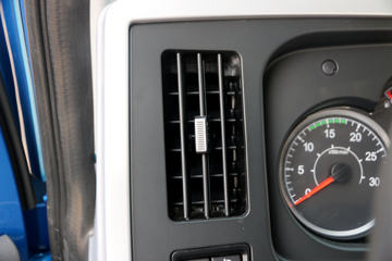 ��� ��VH 220���� 4X2 6.8����ʽ�ػ���(����)(CA5180XXYPK15L2E6A80)ͼƬ