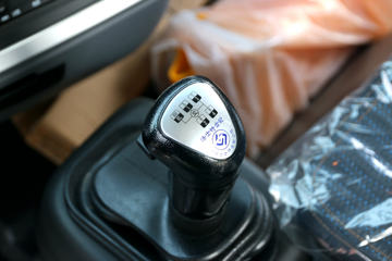 ��� ��VH 220���� 4X2 6.8����ʽ�ػ���(����)(CA5180XXYPK15L2E6A80)ͼƬ