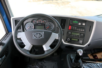 ��� ��VH 220���� 4X2 6.8����ʽ�ػ���(����)(CA5180XXYPK15L2E6A80)ͼƬ