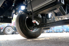 解放 麟VH 220马力 4X2 6.8米厢式载货车(国六)(CA5180XXYPK15L2E6A80)