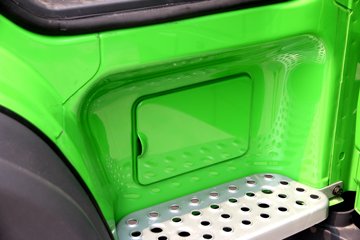 �ൺ��� ��V 220���� 6X2 5.2����ж��ͼƬ
