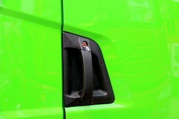 �ൺ��� ��V 220���� 6X2 5.2����ж��ͼƬ