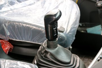 �ൺ��� ��V 220���� 6X2 5.2����ж��ͼƬ