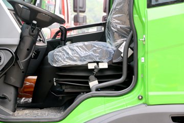 �ൺ��� ��V 220���� 6X2 5.2����ж��ͼƬ