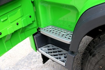 �ൺ��� ��V 220���� 6X2 5.2����ж��ͼƬ