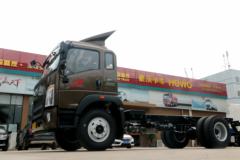 中国重汽HOWO G5X中卡 220马力 4X2 5.2米排半栏板载货车(ZZ1187K421DF1)