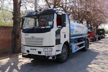 一汽解放 J6L 220马力 4X2 清洗车(亚特重工牌)(TZ5180GQXCA6J6)