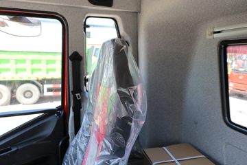 һ����� J6L�п� �ʻݰ� 260���� 6X2 6.8�������ػ���(����)(CA1250P62K1L5T3E6)ͼƬ