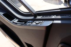 一汽解放 J6L中卡 质惠版 260马力 6X2 6.8米栏板载货车(国六)(CA1250P62K1L5T3E6)