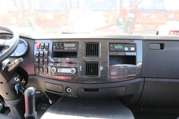 һ����� J6L�ؿ� �ʻݰ� 260���� 6X2 7.2����ʽ�ػ���(����)(CA5250XXYP62K1L5T3E6)ͼƬ