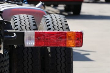 һ����� J6L�ؿ� �ʻݰ� 260���� 6X2 7.2����ʽ�ػ���(����)(CA5250XXYP62K1L5T3E6)ͼƬ