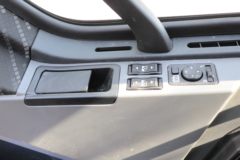 一汽解放 新J6P重卡 质惠版 460马力 8X4 9.4米栏板载货车(国六)(CA1310P66K24L7T4E6)