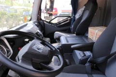 一汽解放 新J6P重卡 质惠版 460马力 8X4 9.4米栏板载货车(国六)(CA1310P66K24L7T4E6)