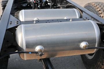���� ˧��Q8 168���� 4X2 6���Ű������ػ���ͼƬ