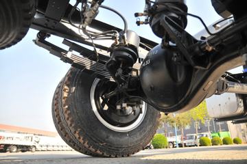 ���� ˧��Q8 168���� 4X2 6���Ű������ػ���ͼƬ