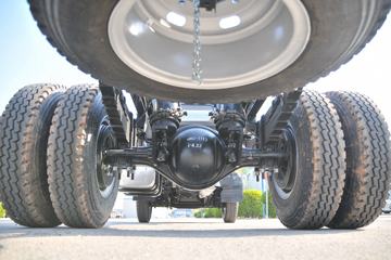 ���� ˧��Q8 168���� 4X2 6���Ű������ػ���ͼƬ