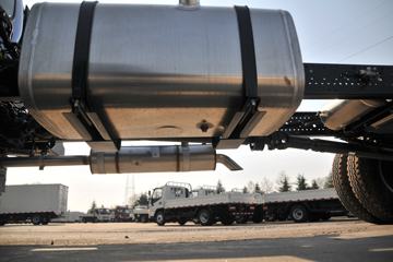 ���� ˧��Q8 168���� 4X2 6���Ű������ػ���ͼƬ