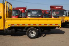 凯马 锐航X1 高配版 1.5L 113马力 汽油 2.92米双排栏板微卡(国六)(KMC1031Q318S6)