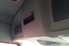 新悍威J5M&nbsp;牵引车驾驶室                                               图片