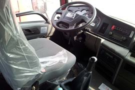 新悍威J5M&nbsp;牵引车驾驶室                                               图片