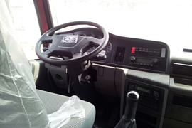 新悍威J5M&nbsp;牵引车驾驶室                                               图片