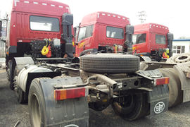 新悍威J5M&nbsp;牵引车底盘                                                图片