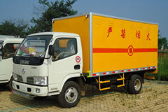 东风 金霸 95马力 4X2 爆破器材运输车(中昌牌)(XZC5041XQY3)