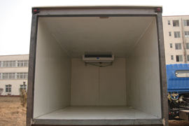 东风股份底盘&nbsp;冷藏车上装图片