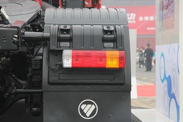 福田 欧曼GTL 6系重卡 400马力 6X4 牵引车(奔驰动力)(BJ4259SMFKB-DA)底盘图片
