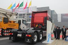 福田 欧曼GTL 6系重卡 400马力 6X4 牵引车(奔驰动力)(BJ4259SMFKB-DA)